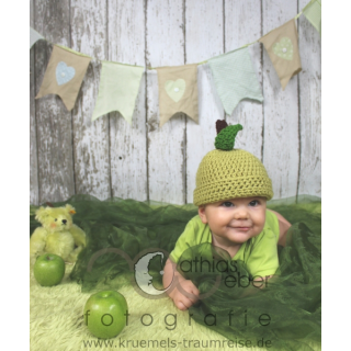 Babyfotografie Kinderfotografie Saar Pfalz Apfel Bär grün Mütze