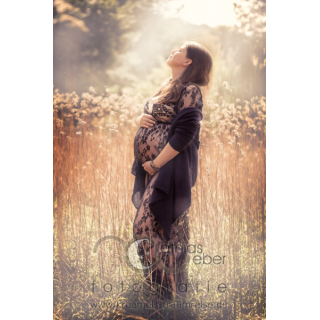 Fotografie Schwangerschaft Babybauch Maternity Mama Spitzenkleid schwarz Sonne Romantik Outdoor