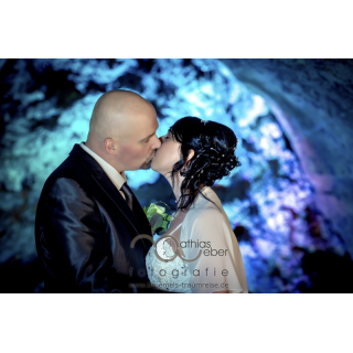 Hochzeitsfotografie Saarland Saar Pfalz Wedding Braut BrÃ¤utigam Brautpaar HÃ¶hle Romantisch Kuss Lich