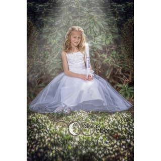 Kinderfotografie Saar Pfalz Kommunion Konfirmation Garten Outdoor Kerze Kommunionkind Rhododendron