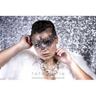 Portraitfotografie Saar Pfalz Peoplefotografie Silber WeiÃ Glitter Eis Frau Fashion Beauty Portrait